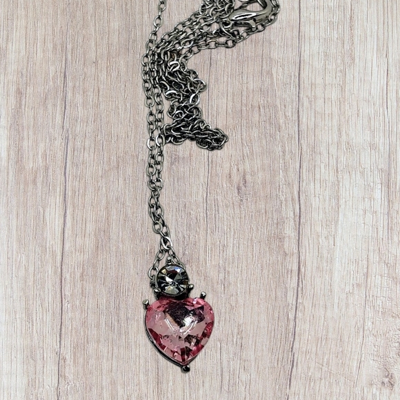 Elegant Pink Heart Pendant Necklace - Picture 6 of 8